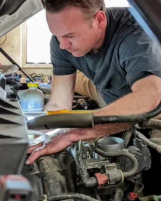 Manuel's Tire & Automotive