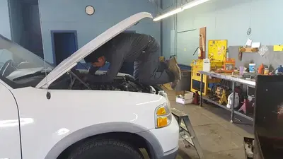 El Paisa Auto Mechanic LLC and Towing