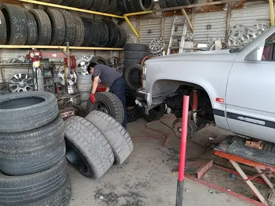 Roberts Tire shop