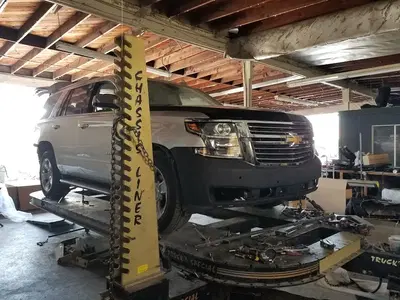 T & L Auto Body Shop
