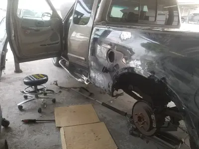 J & H Auto Body