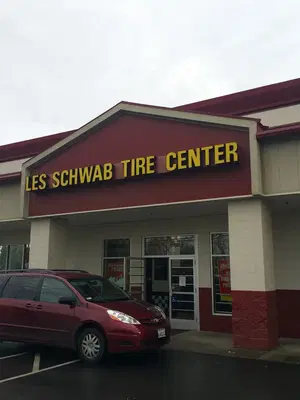 Les Schwab Tire Center