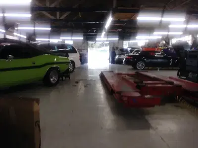 M & R Auto Repair Shop - Menlo Park, CA