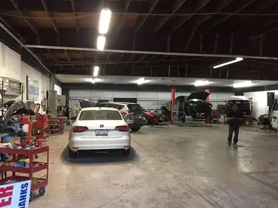 Genuine Customs & Collision Center