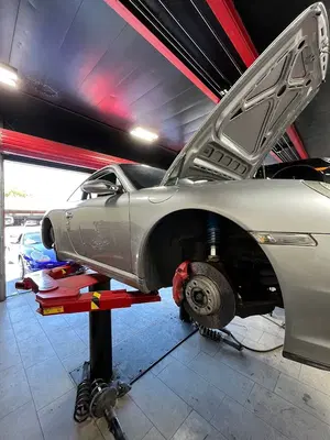 PORSCHE Service - Scientific Automotive