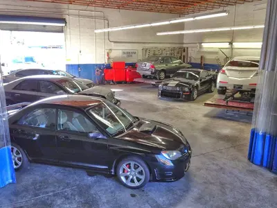 Athans Auto Body and Paint in Covina, CA