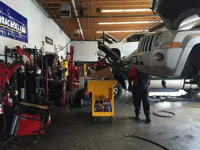Bruce's Tire & Auto