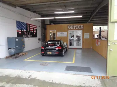 Gus' Body Shop