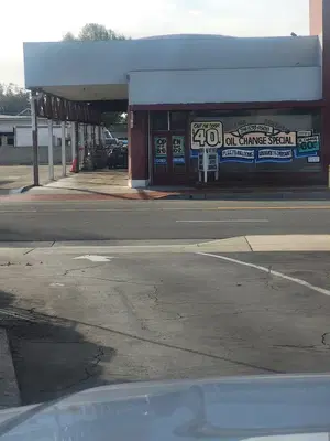Snow's Auto Repair Center