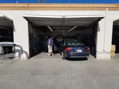 Rosey's Auto Body