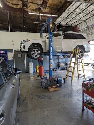 Three Points Star Motors