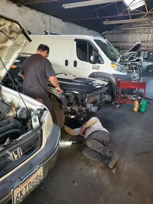 AUTO REPAIR "TNT auto Repair" / Mecanico General