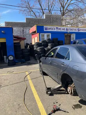 Munroes Tire and Automotive services
