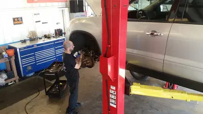Del's Garage
