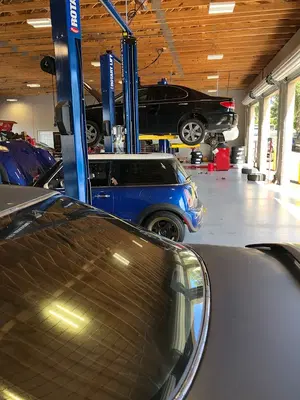 C U AUTO CENTER