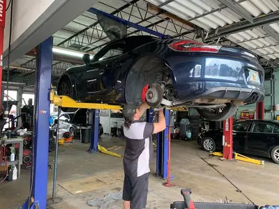 Sam's Automotive