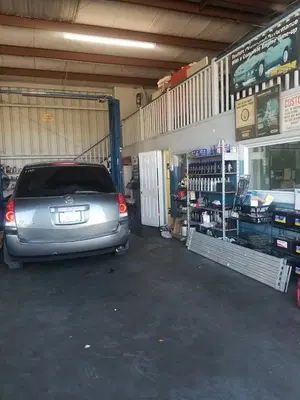HQ Auto Center