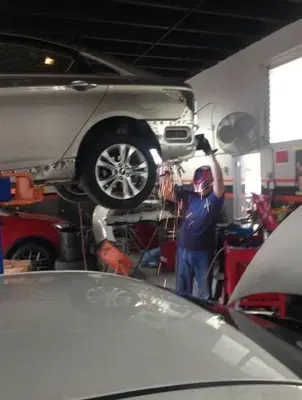 Lighthouse Point Collision Center