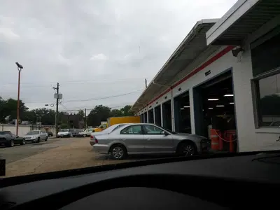 Skip's Automotive