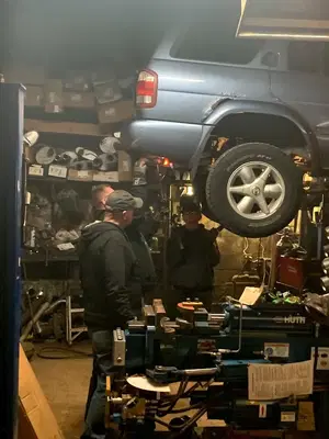 Red's Muffler Shop
