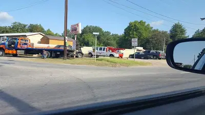 Ians Auto Body And Towing