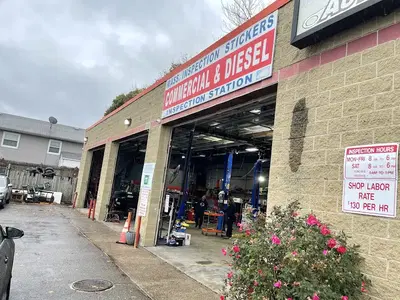 Muneer's Automobile Repair