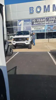 Bommarito Nissan Hazelwood Service