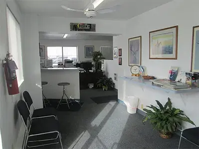 Hanks Body Shop