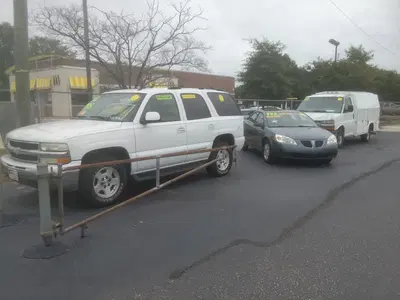Decker's Tire & Auto