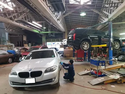 D V Auto Body