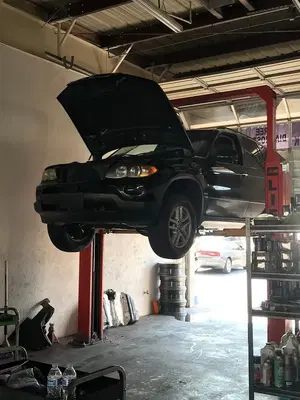 La Auto Center