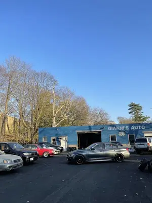 Gianni's auto
