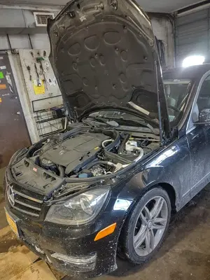 Derrick Auto Mechanic