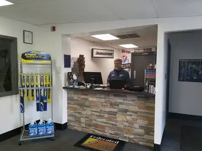 Hannold's Service Center
