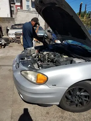 Ponce's Garage