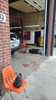 R Tire Shop