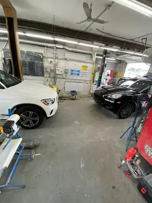 Leer's Auto Body