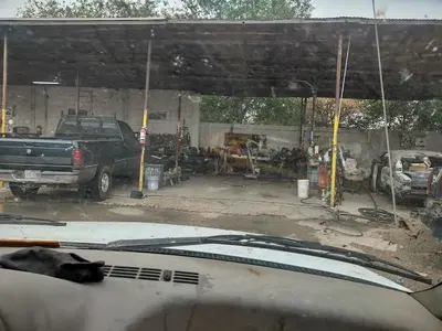 Oscar's Garage