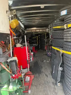 Texas Tire Service auto and diesel mechanic 24 hrs road service