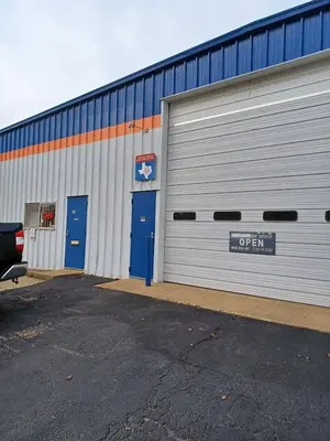 DOWNTOWN GARAGE