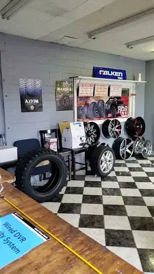 DANNY'S TIRE SHOP