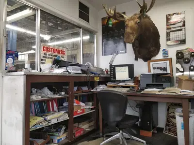 J R's: Service Center