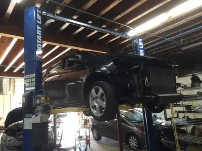 Lee's Automotive