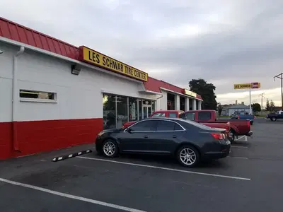 Les Schwab Tire Center